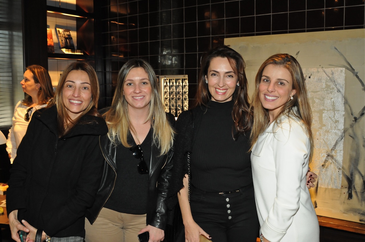 ANA DITOLVO, GABRIELA CARVALHO, PATRICIA ANASTASSIADIS E ELLEN MELRO